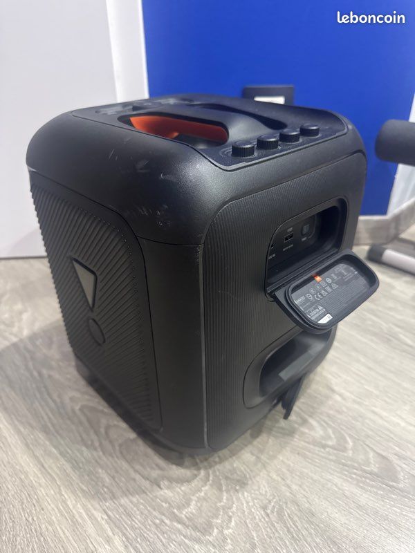 Enceinte Bluetooth JBL PartyBox Encore Essential, Son Cristallin Avec Autonomie 6 Heures, Entrée Micro - Noir Bonne qualité - Musique recherchée
