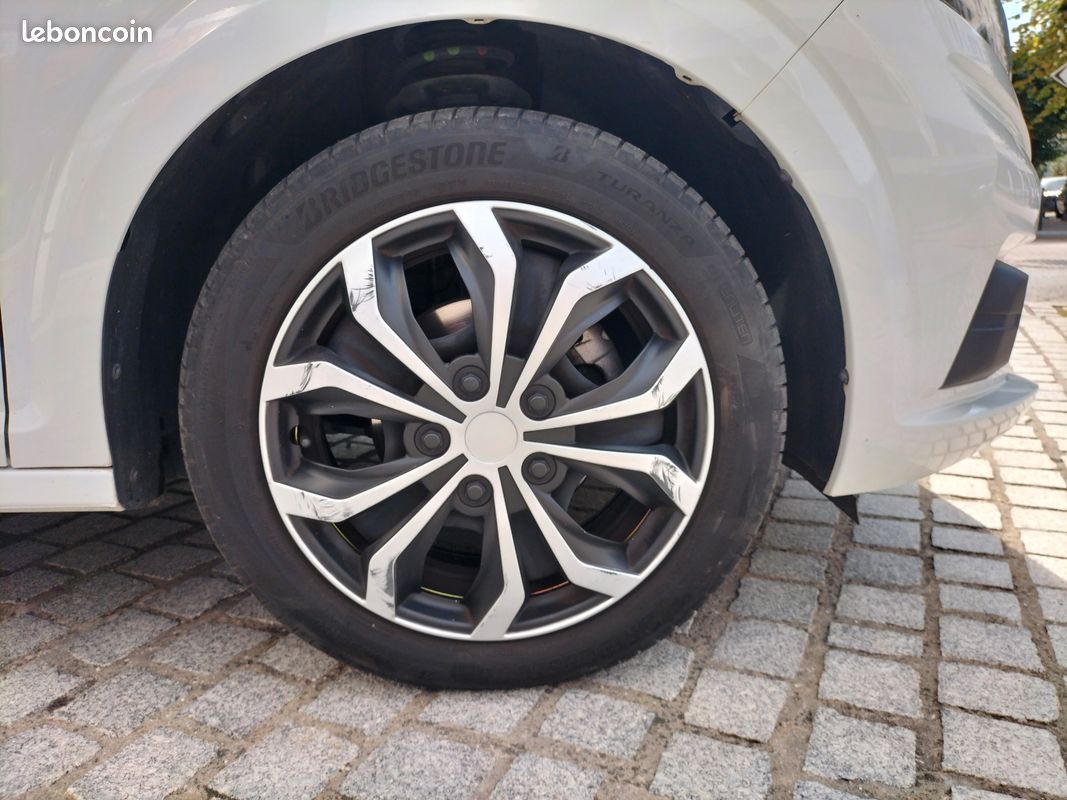 Dacia sandero 1.0 tce 90 confort (image 25)