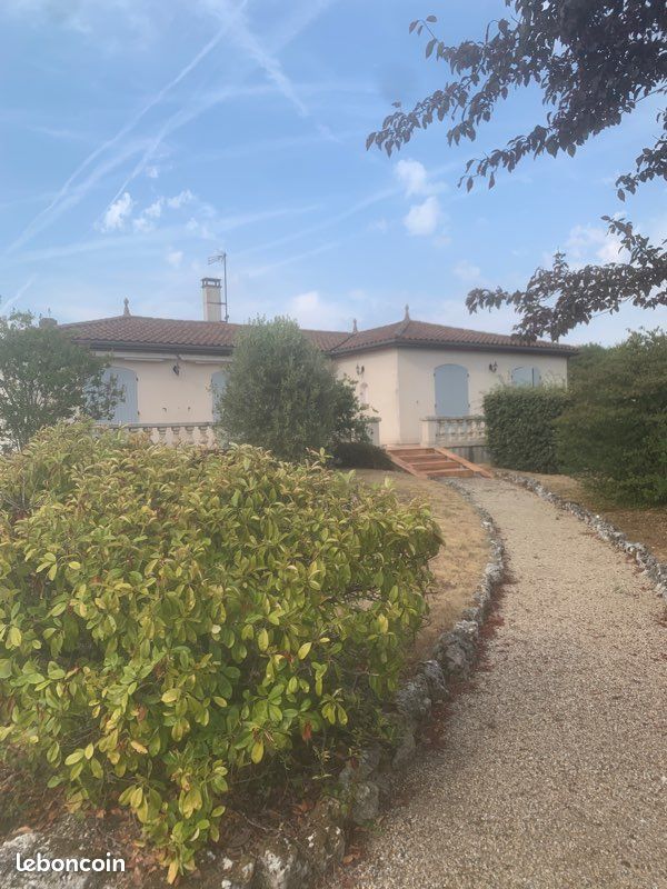Maison 8 pièces 180 m² · à Gensac-la-Pallue · 180 m² · 285 000 €