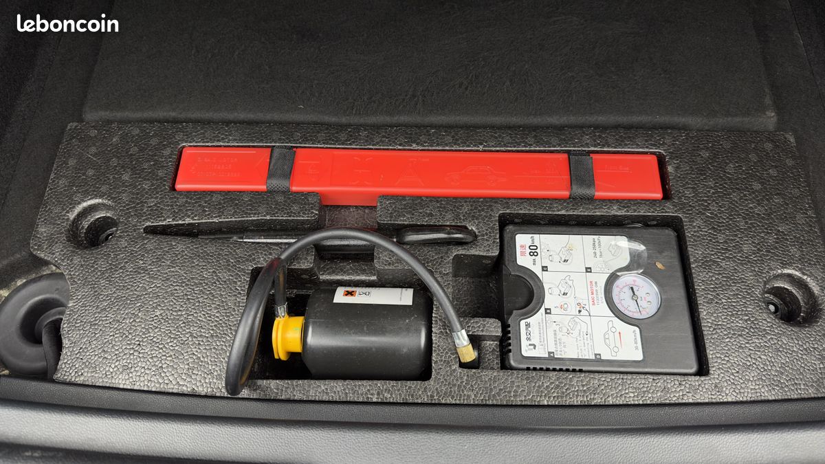 MG MG4 Electric 51kWh - 150 kW 2WD LUXURY (image 30)