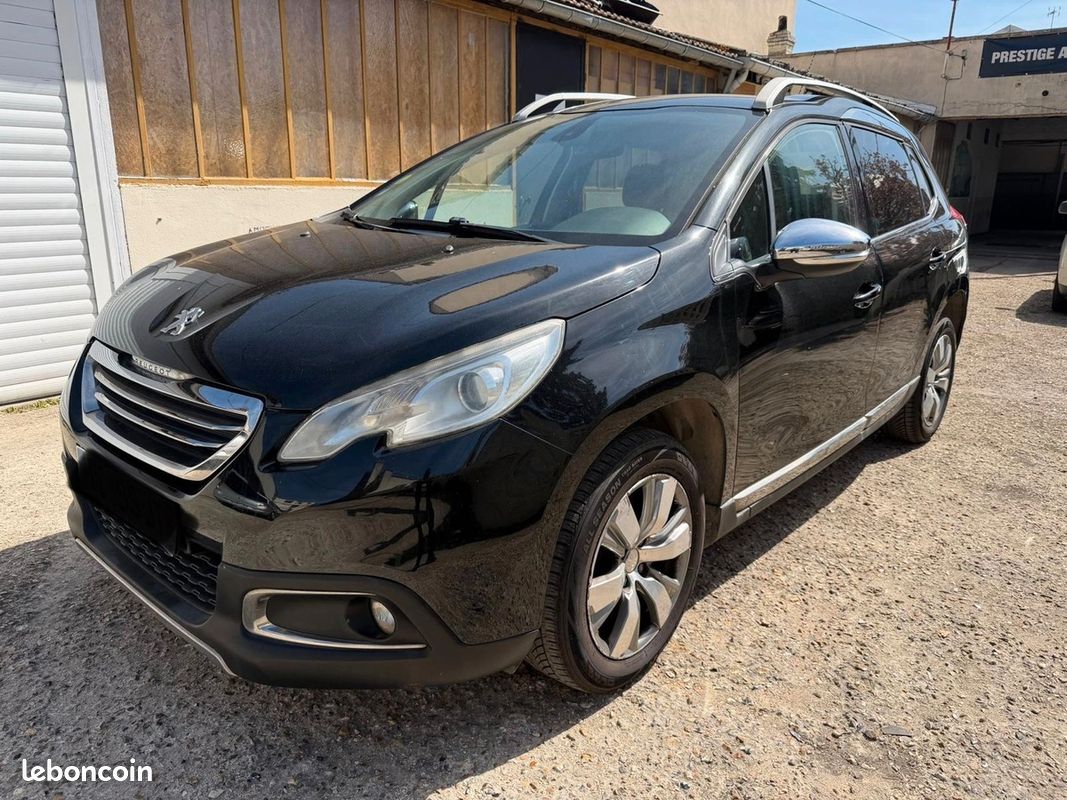 Peugeot 2008 1.6EHDI ALURE CARNET ENTRETIEN SUIVI KIT DISTRIBUTION NEUVE GPS PAIEMENT 4 OU 10 FOIS (image 1)