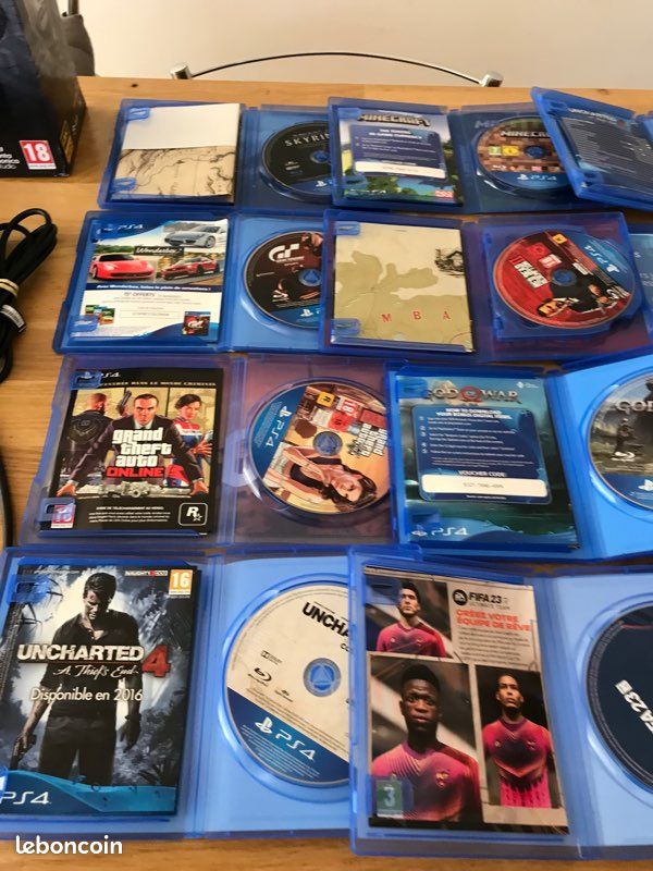 Lot de jeux PS4 God of war GTA Res Dead Redemtion Uncharted Fifa... (image 4)