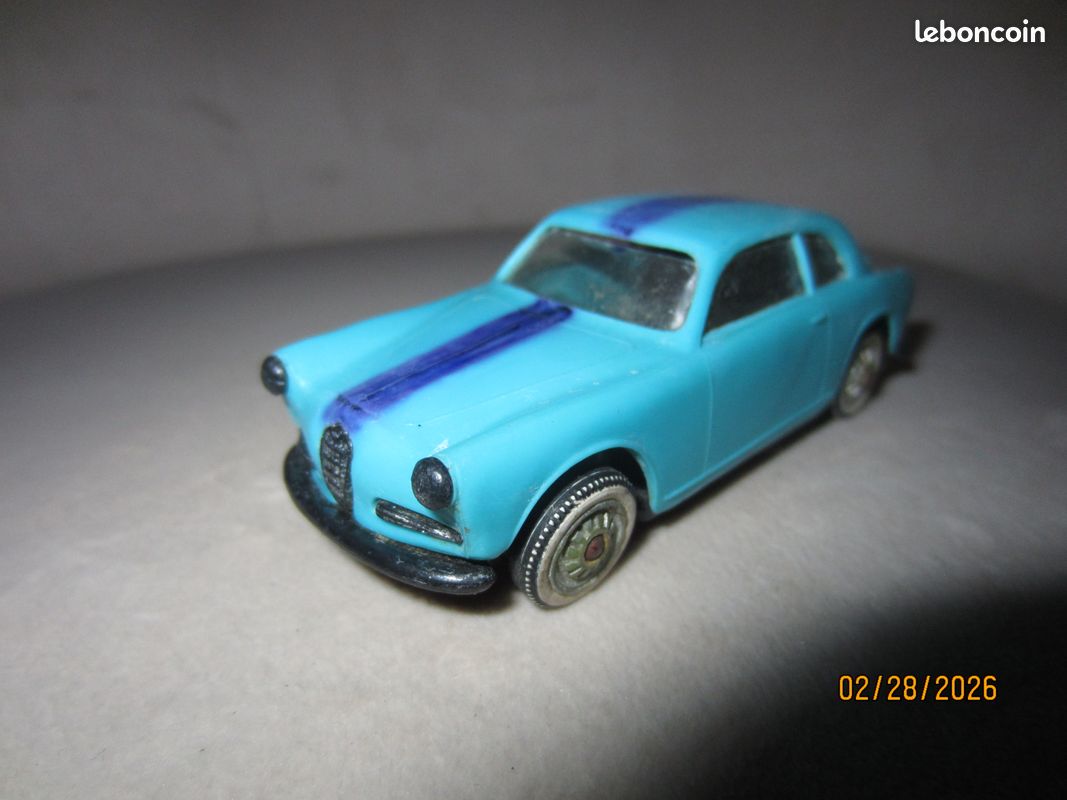 Maquette De Voiture Alfa Romeo Giulietta Sprint Bleue 1:18 Par Kyosho - Métal Die-cast - Neuf