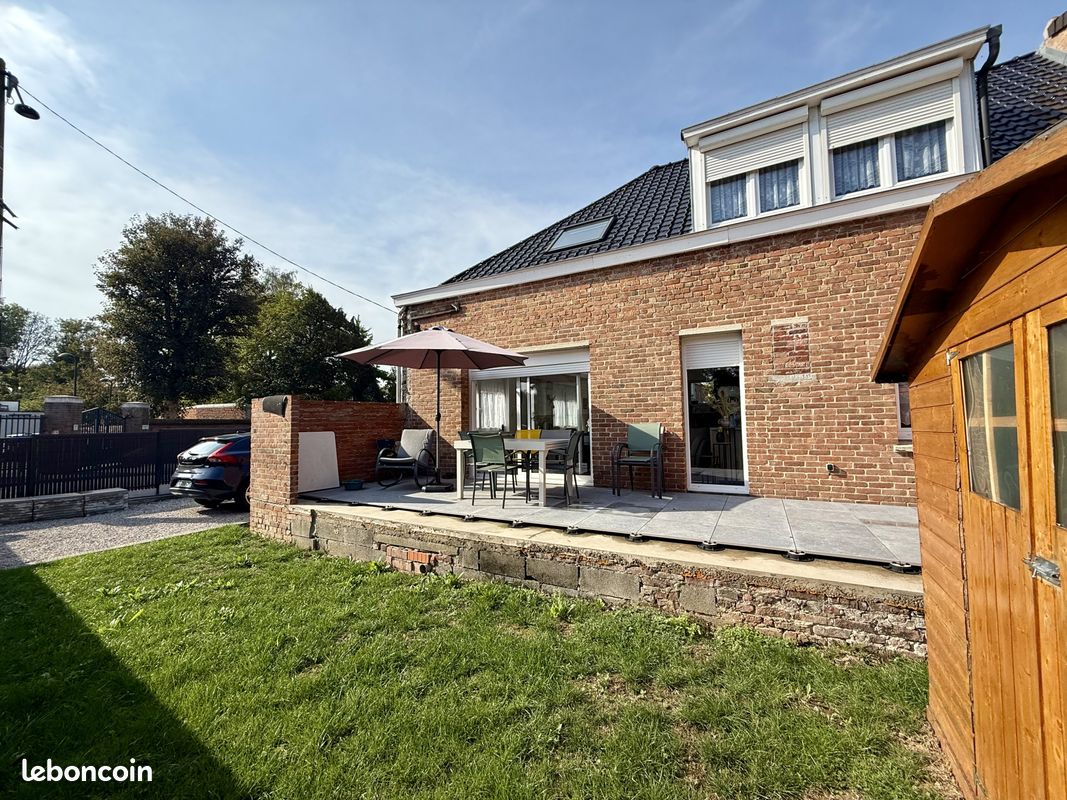 Maison 5 pièces 100 m² · à Nieppe · 100 m² · 323 000 €