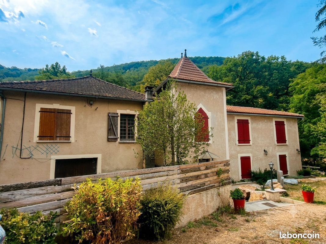 Maison 15 pièces 280 m² · à Saint-Céré · 280 m² · 410 000 €