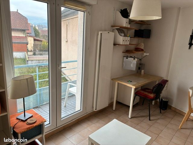 Appartement 1 pièce 18 m² · à Grenoble · 18 m² · 435 €/mois