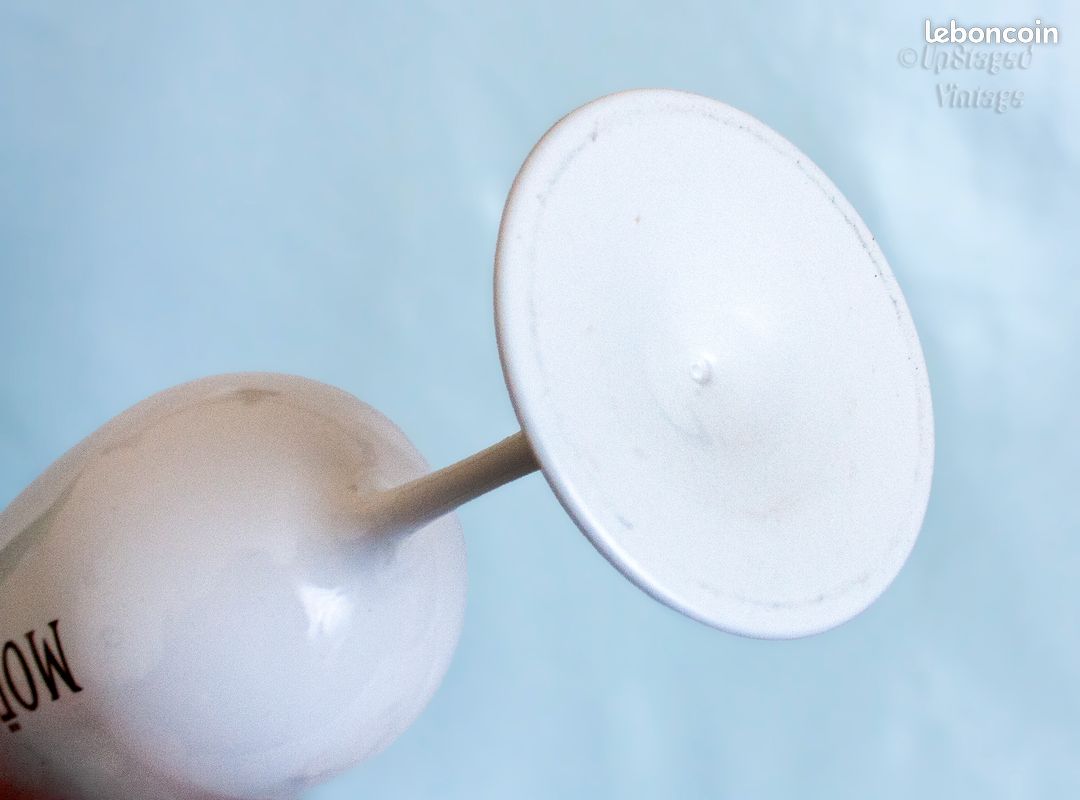 Gobelet en plastique blanc pour champagne Moët & Chandon, conçu par Jean-Marc Gady (image 9)