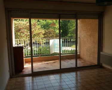 Beau T2 avec Balcon et Garage, au Païcherou