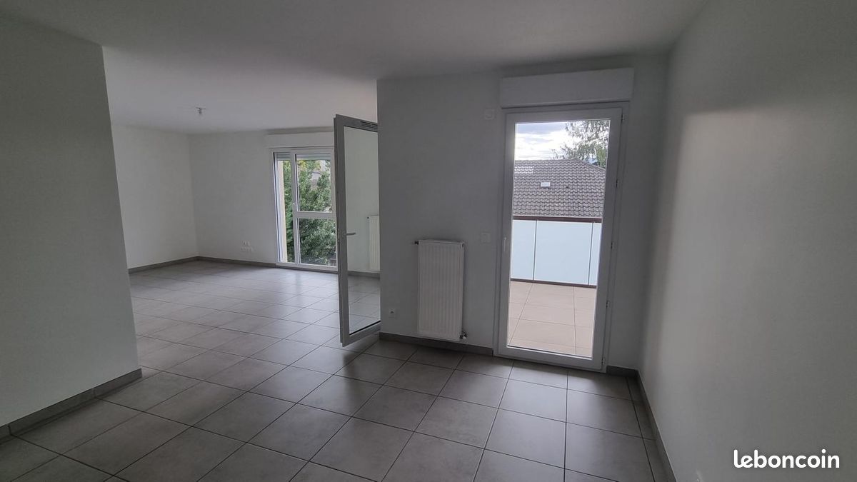 Appartement 4 pièces 98 m² · à Fontaine · 98 m² · 1 087 €/mois