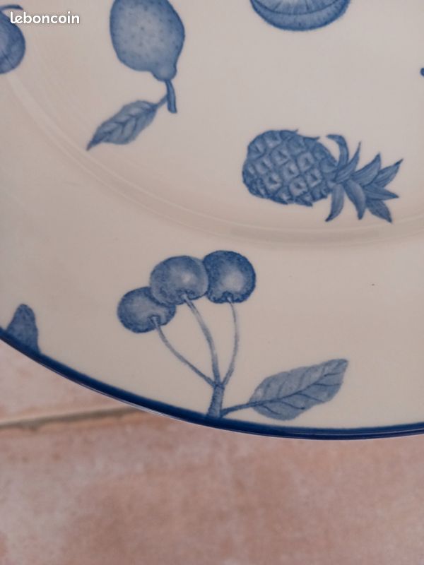 Lot de dix assiettes (image 2)