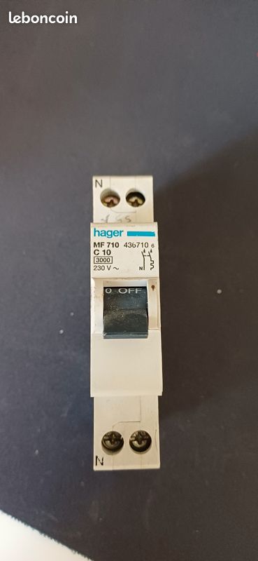 Disjoncteur hager C10 10A (image 1)