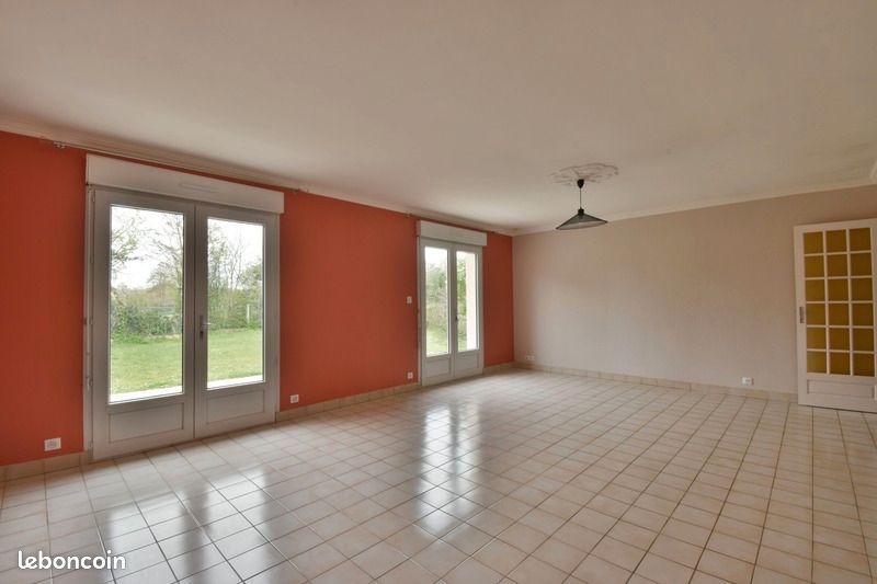 Maison 6 pièces 140 m² - Naintré 86530 (image principale 4)