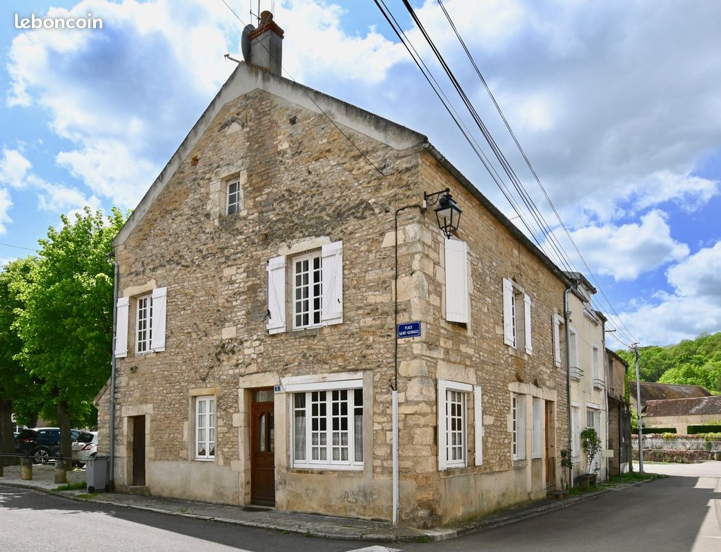 Maison 5 pièces 121 m² · à L'Isle-sur-Serein · 121 m² · 78 000 €