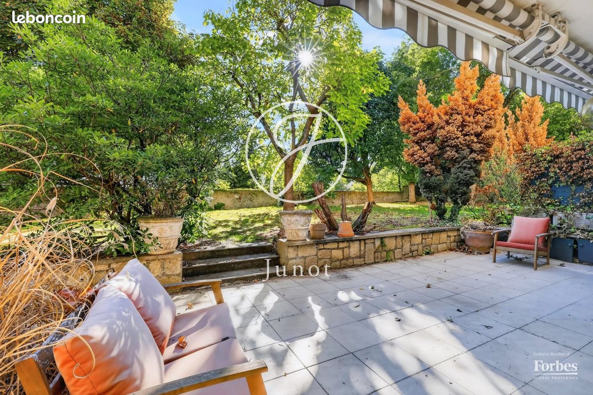 Appartement 5 pièces 106 m² · à Saint-Cloud · 106 m² · 810 000 €