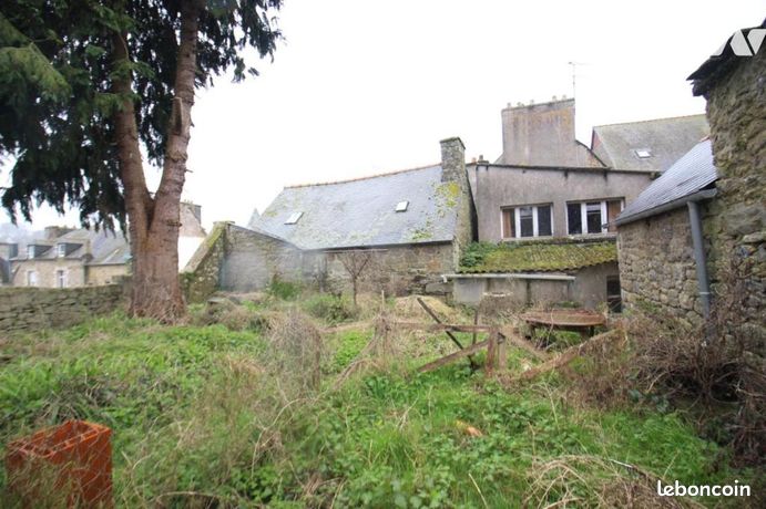 Immeuble 230 m² ROSTRENEN