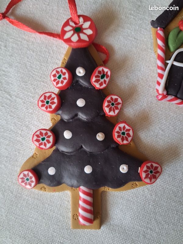 Lot De 4 Boules De Noël En Plastique Rouge Avec Ange - Décoration Sapin - Neuf Sous Emballage