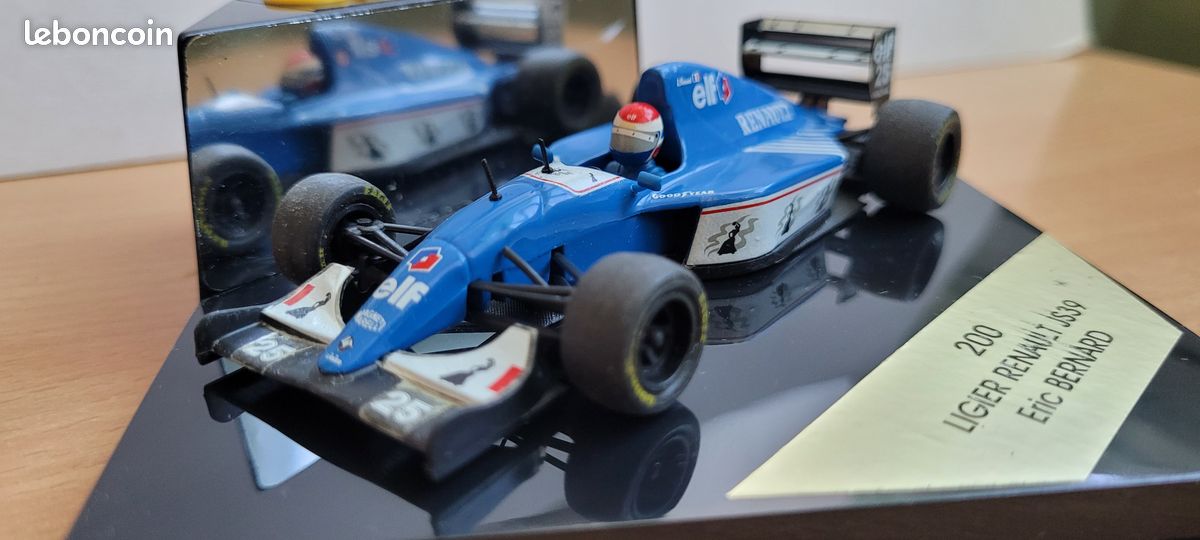 Onyx a large group to include 200 Ligier Renault ... - Auctions