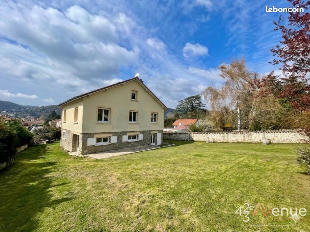 Maison 10 pièces 178 m² · à Aurec-sur-Loire · 178 m² · 288 500 €