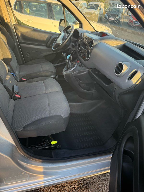 Peugeot partner 1.6 BlueHDi 100ch 2 porte latérale (image 5)