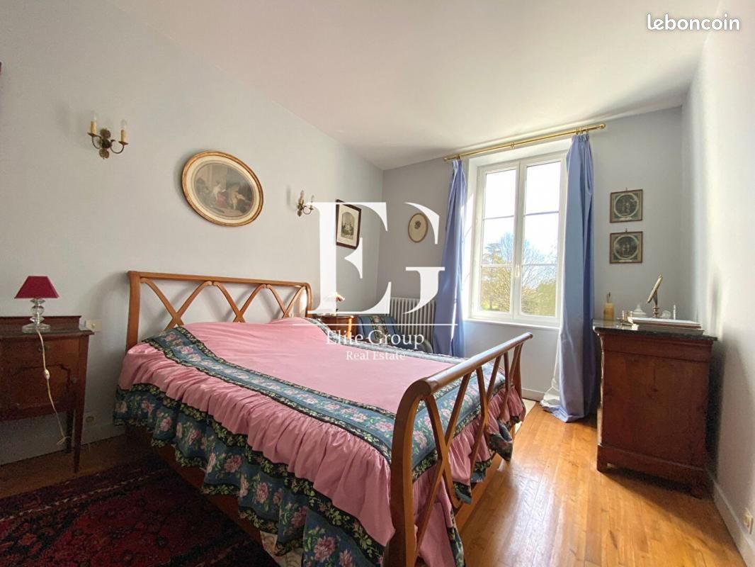 Maison 10 pièces 331 m² - Touvre 16600 (image principale 11)