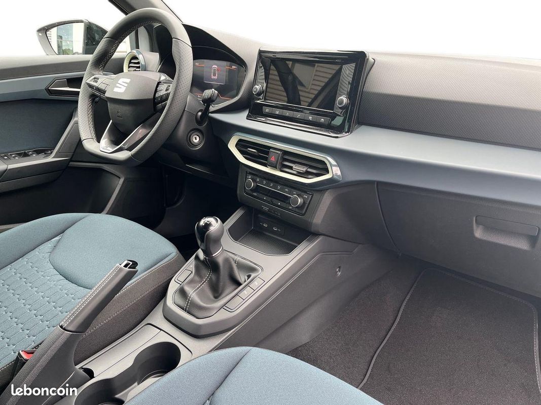 SEAT Arona 1.0 TSI 95 ch Start/Stop BVM5 Copa (image 13)