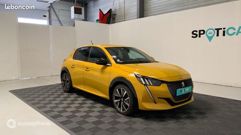 Peugeot 208 1.2 PureTech 100ch S&S GT Line 118g (image 3)
