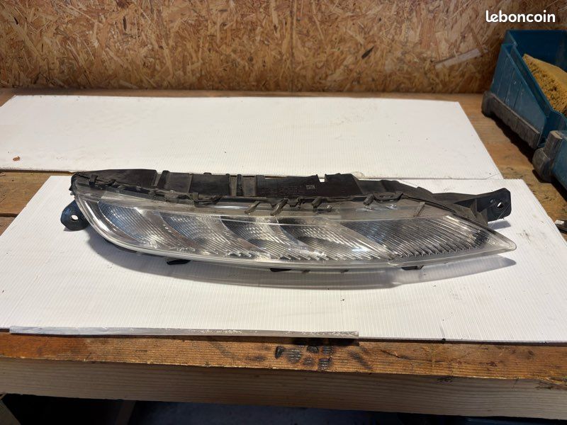 Feux diurne droite c4 Picasso 2 et grand c4 Picasso OEM 96760362280 (image 1)