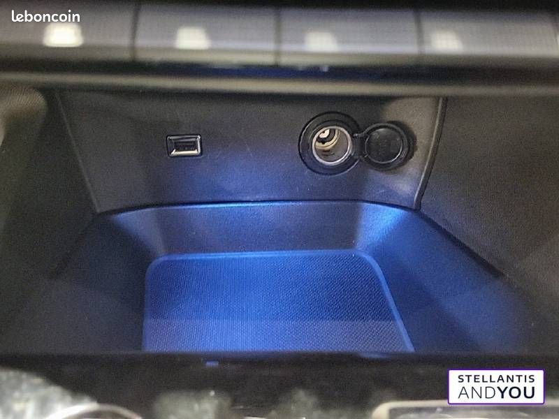 Peugeot 3008 Hybrid4 300 e-EAT8 GT Pack (image 24)