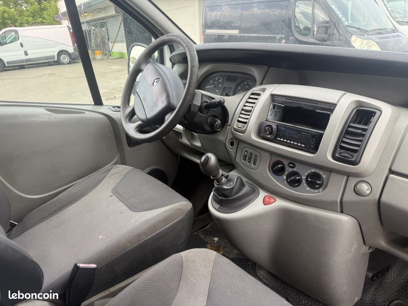Renault TRAFIC II PASSENGER L1H1 1000 2.0 DCI 90CH AUTHENTIQUE (image 6)