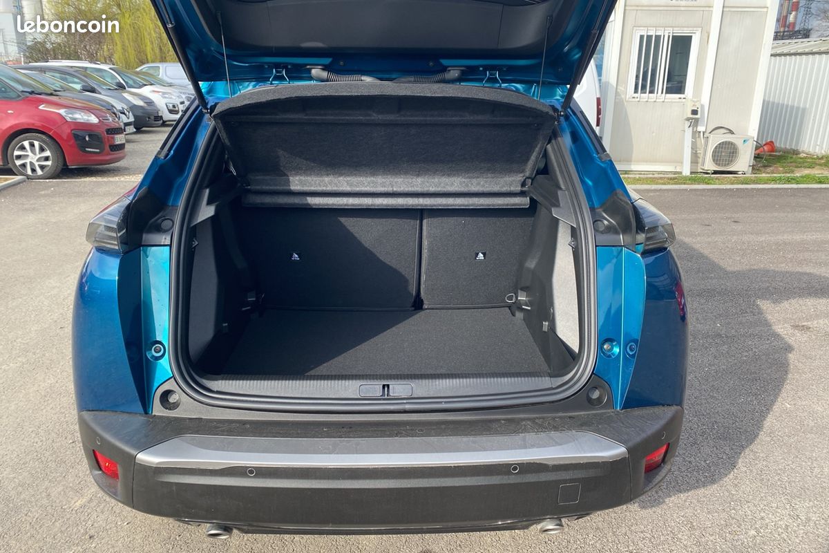 PEUGEOT 2008 Hybrid 145 e-DCS6 Business (image 9)