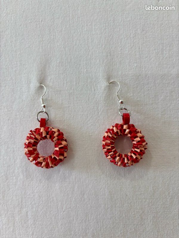 Boucles d’oreilles, rouge et rose (image 1)