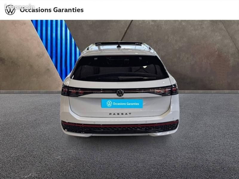 Volkswagen Passat SW 1.5 eHybrid 272ch R-Line DSG6 (image 15)