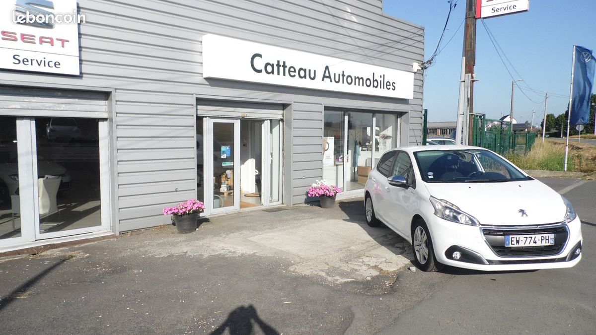 Peugeot 208 1.2l 82ch style garantie 12 mois (image 1)