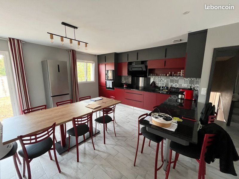 Maison 8 pièces 216 m² · à Melle · 216 m² · 369 600 €