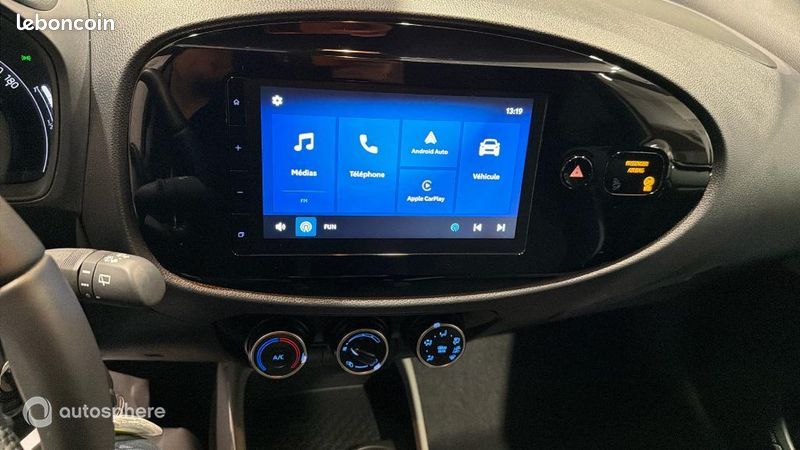 Toyota Aygo X 1.0 VVT-i 72ch Design S-CVT MY24 (image 19)