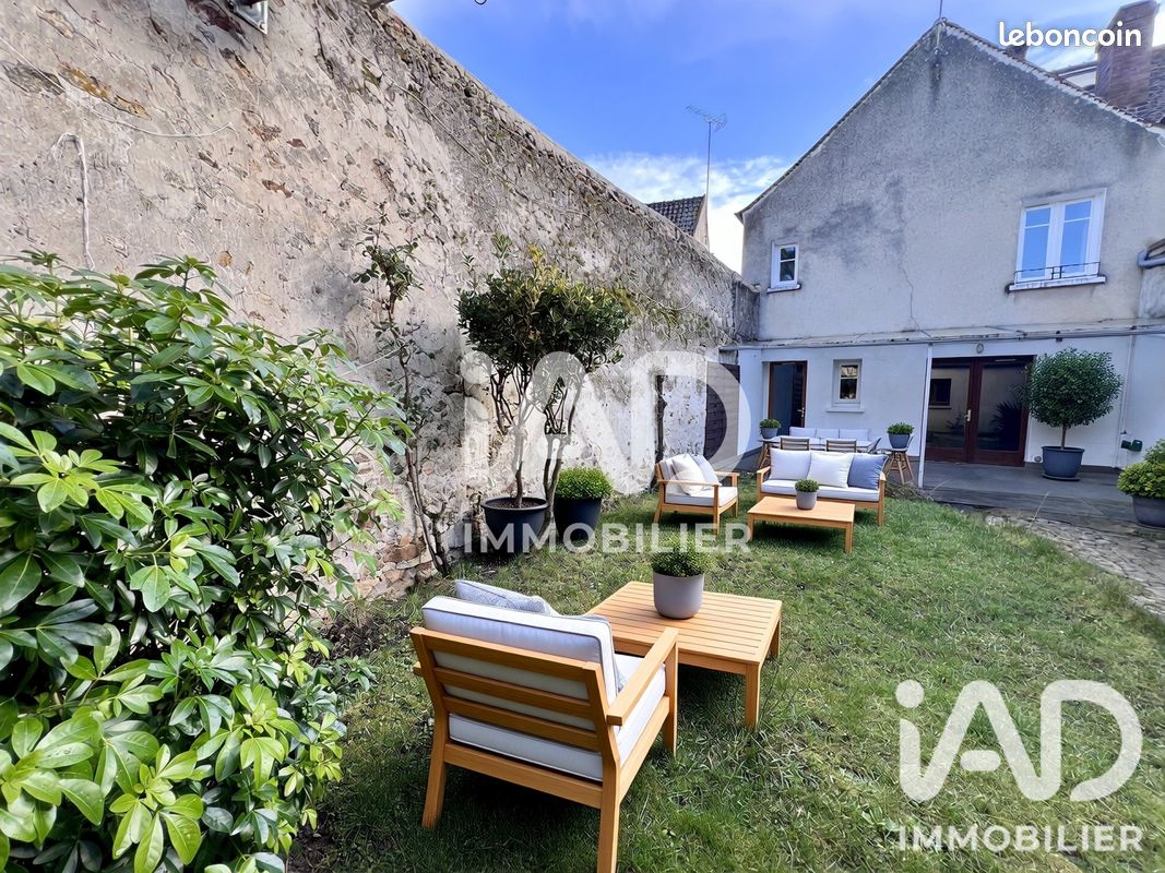 Maison 6 pièces 123 m² · à La Houssaye-en-Brie · 123 m² · 290 000 €