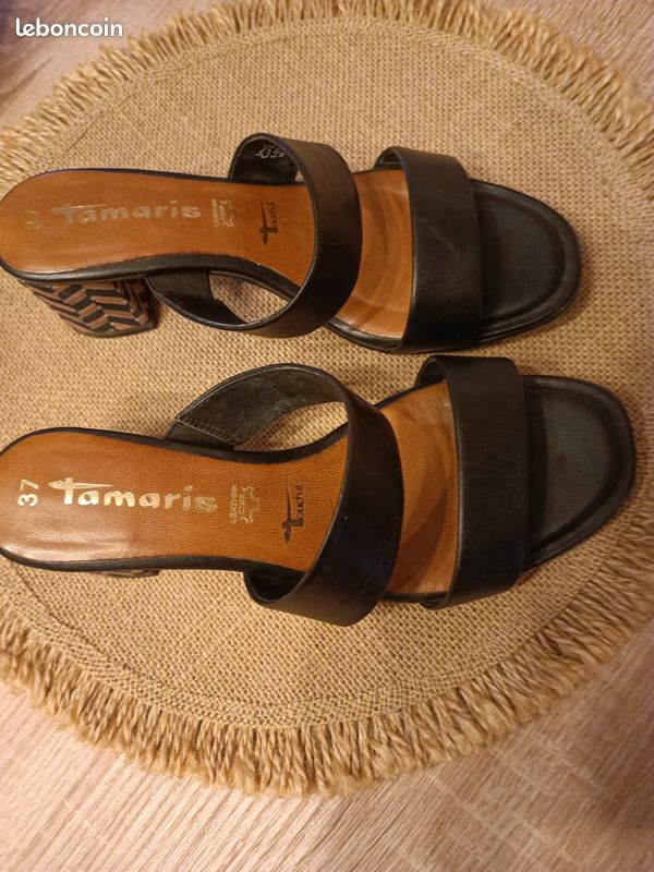 Chaussures nus pied couleur noir ,portes une fois très bon état , marque tamaris pointure 37 envoi mondial relais (image 3)