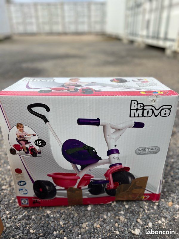 Tricycle Smoby - 15 mois - neuf (image 1)