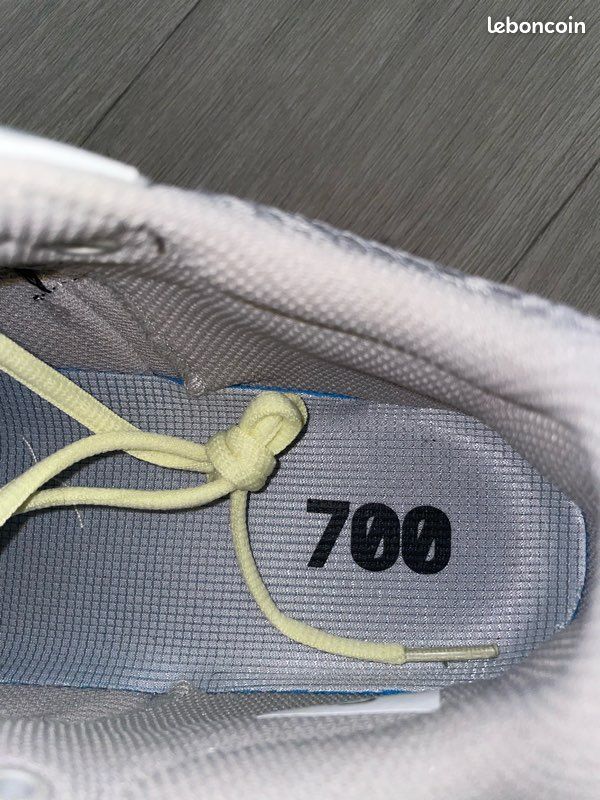 Yeezy 700 wave runner (image 3)