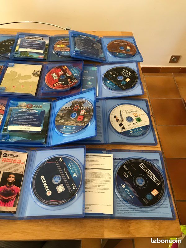 Lot de jeux PS4 God of war GTA Res Dead Redemtion Uncharted Fifa... (image 3)