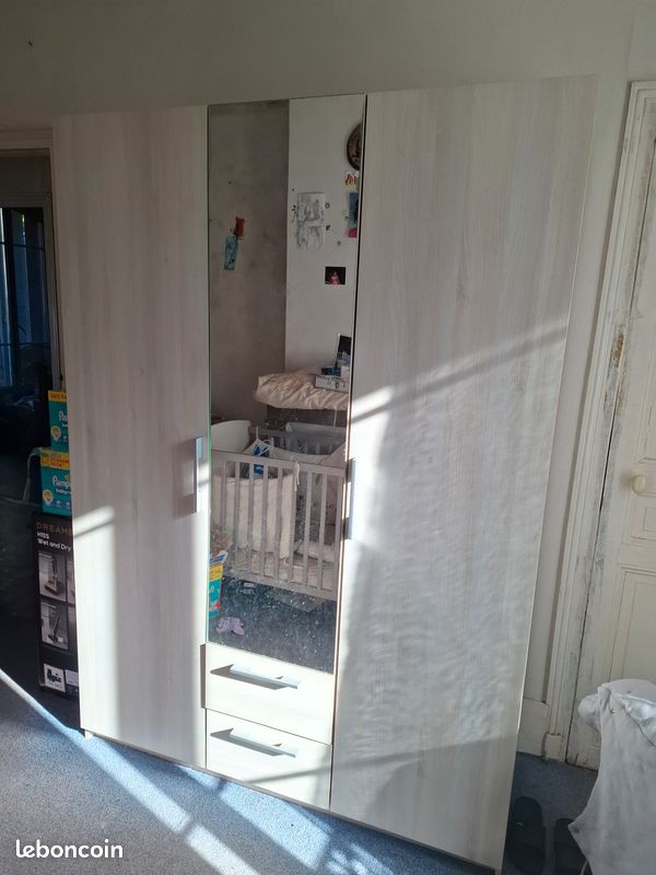 Armoire avec miroir intégré 3 portes (image 3)