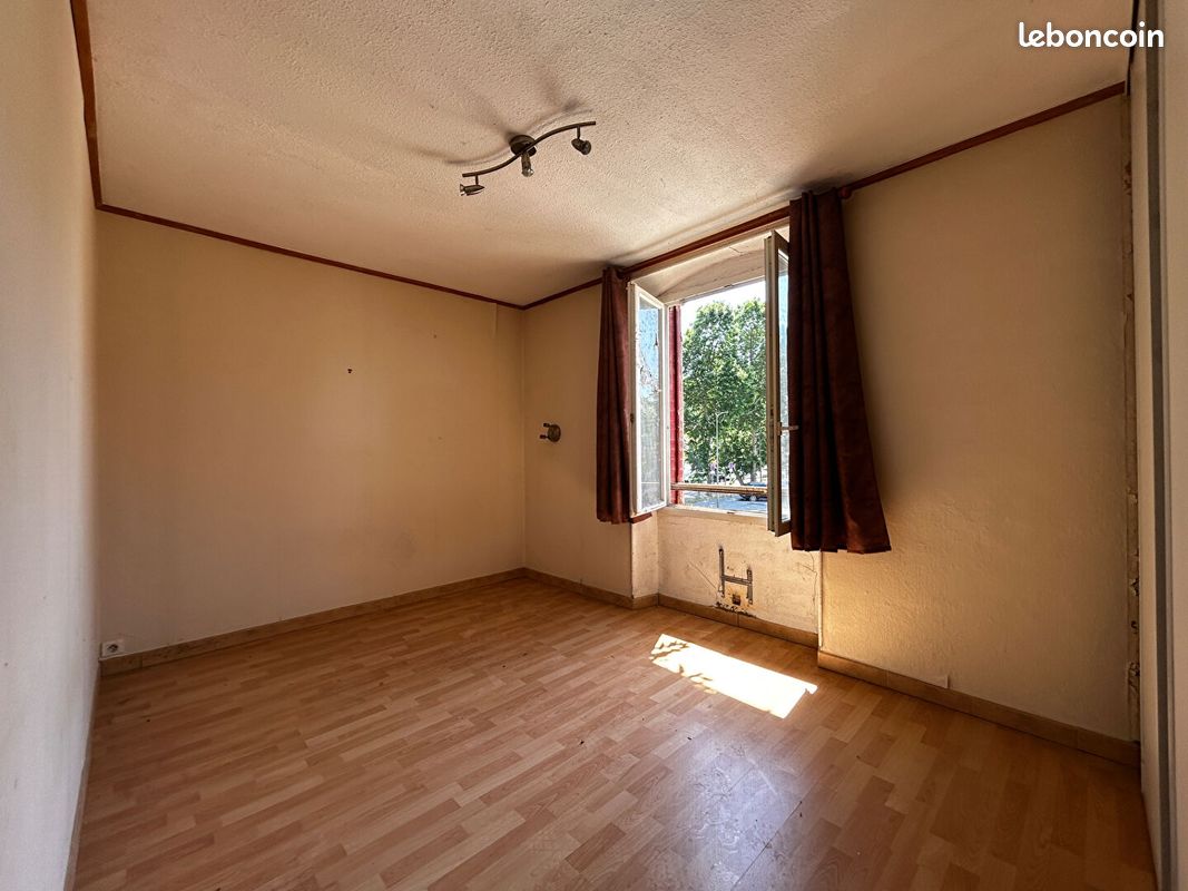 Maison 9 pièces 175 m² · à Meyrargues · 175 m² · 274 000 €