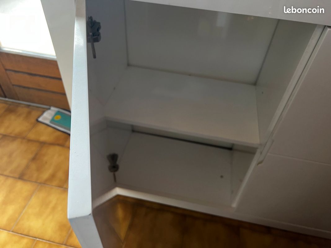 Commode blanche laqué (image 2)