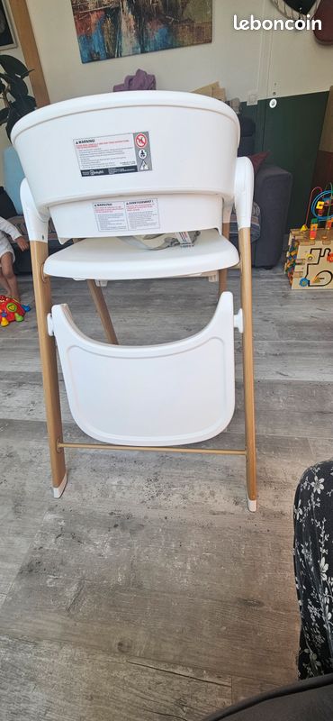 Chaise haute bébé (image 1)