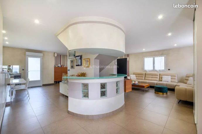 Maison 6 pièces 170 m² — 8