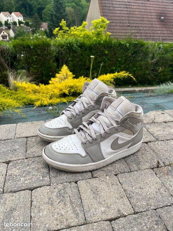 Chaussure Nike Air Jordan Grise Nike Air Jordan Mid Light Smoke