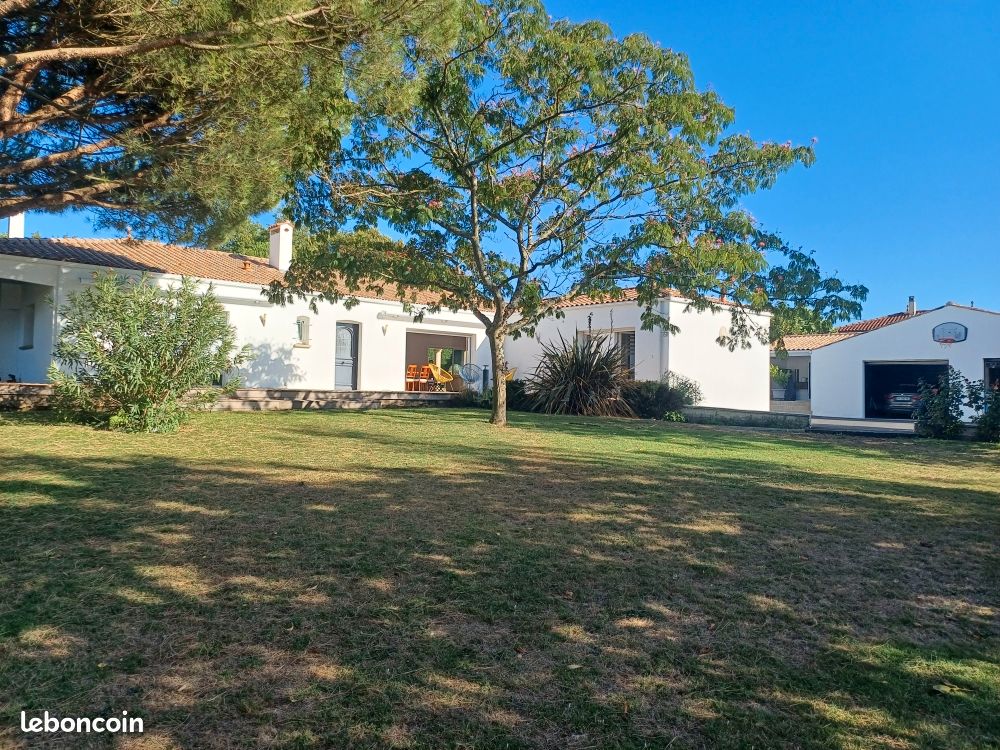 Maison 7 pièces 214 m² · à Tonnay-Charente · 214 m² · 650 000 €