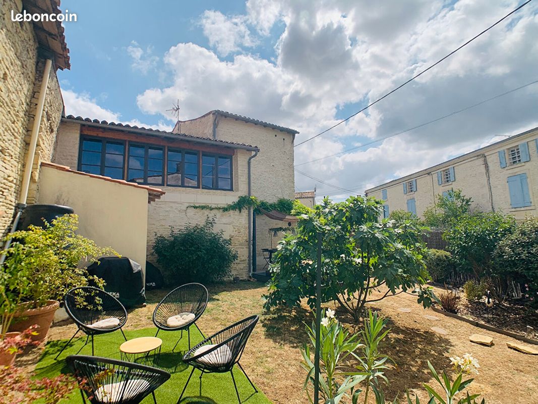 Maison 6 pièces 180 m² · à Arçais · 180 m² · 298 900 €