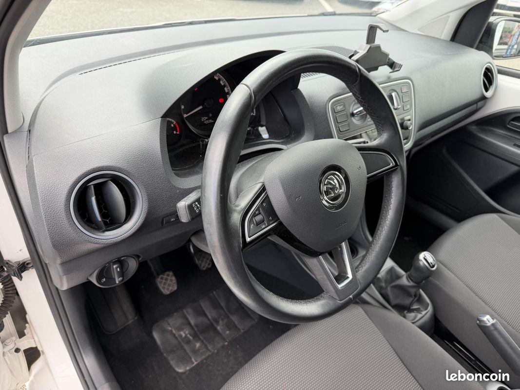 SKODA Citigo 1.0 60 ch BVM Ambition (image 32)