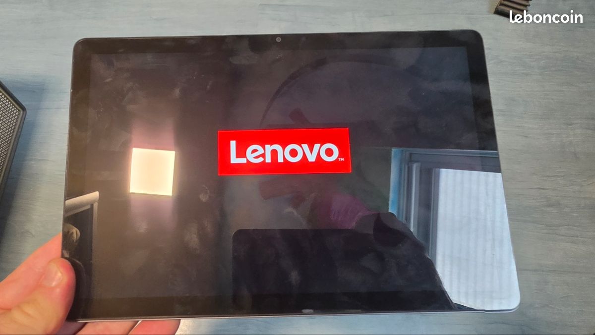 Tablette lenovo M10 (image 3)
